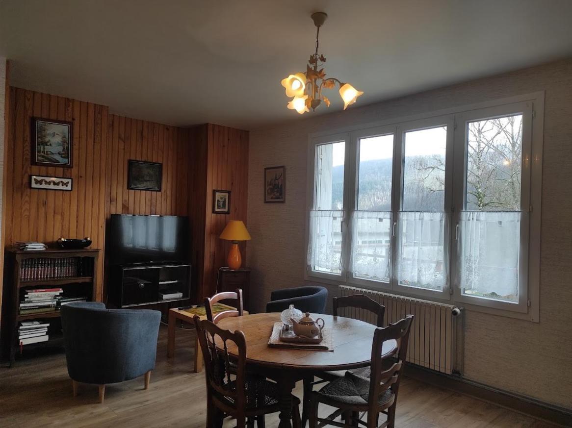 La Lisiere Appartement 2 Chambres Revin  ภายนอก รูปภาพ